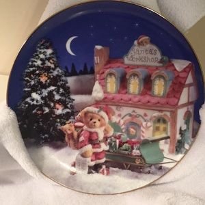 Christmas limited edition plate 7.5 in
